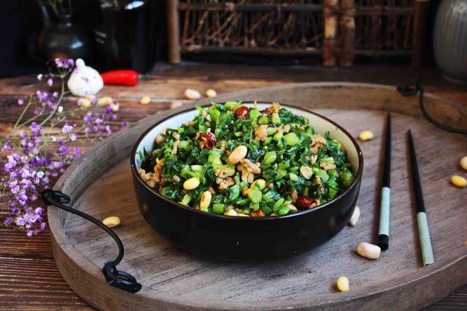 肉末双米烧雪菜