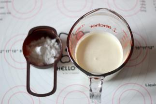 淡奶油加糖粉打发