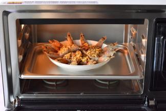 Midea/美的 S3-L251E电蒸烤箱开启蒜蓉蒸虾菜单模式