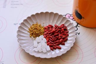 准备好桂子暖香茶所有材料