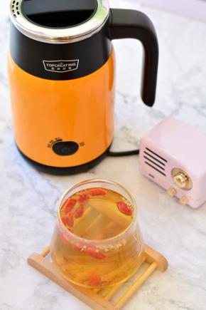 盖好盖子，启动沸水模式，待煮好后变成保温模式，就可以喝啦！