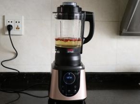 这款西屋破壁机浓汤功能系统设置的时间是一小时，炖煮30分钟后就可以按停止键，拔掉插头，开始喝啦，不用炖煮那么长时间；