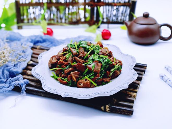 香菜炒鸡心