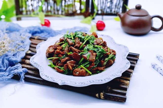 香菜炒鸡心