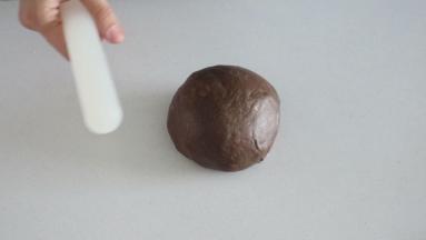 取一个醒发好的面团