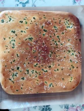 入烤箱中层上下火170度30分钟出炉，喜欢老一点的可以再烤十分钟。