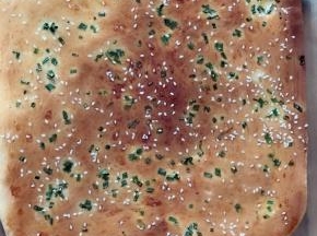 入烤箱中层上下火170度30分钟出炉，喜欢老一点的可以再烤十分钟。