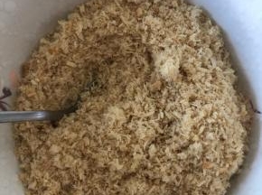 这个时候可以开始准备肉松酱。