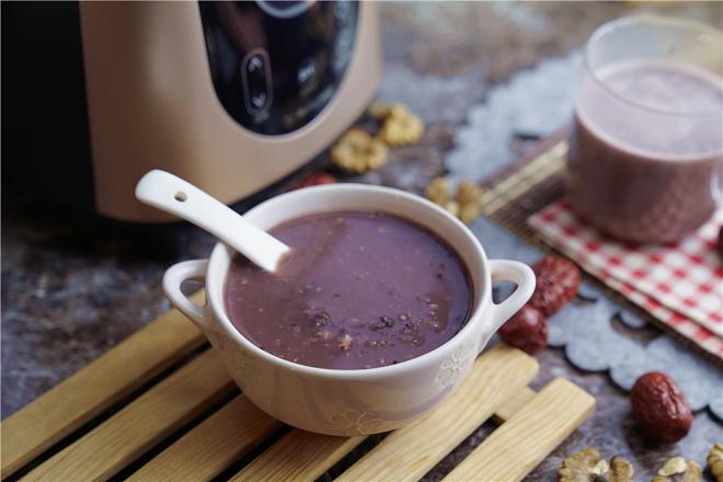 红枣核桃黑米粥