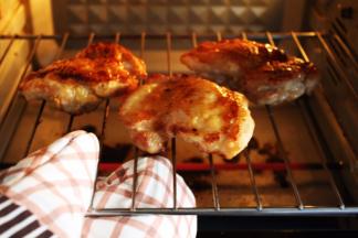 然后再放入烤箱里，再烤10分钟。