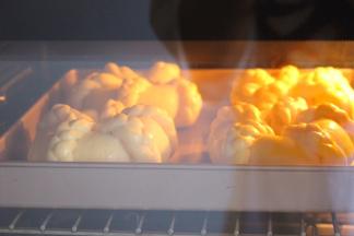 放入烤箱，170度30分钟