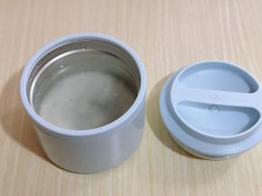 将西米放入焖烧杯中，再次注入沸水，八分满即可！（用木勺将西米搅拌散开）