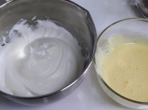 直到蛋黄发白，且略蓬松即可