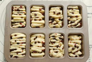 大概50分钟左右，二发完成，用手指粘面粉轻轻按一下，慢慢回弹就是发好了。