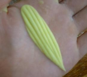 每块都做成叶子的形状