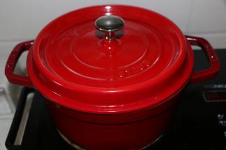 盖上锅盖煮2-3分钟。