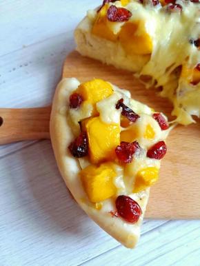 这么诱人的水果披萨，想不想来一块？