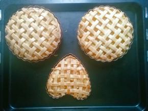 表面上色均匀后即可出炉，立即脱模，趁热享用