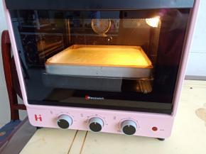 20.放入海氏B30烤箱，上下火150度烤20分钟左右
