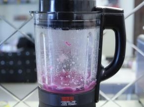 当果蔬功能结束后，提示音响，浓稠的紫薯泥就做好了。