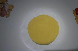 可带一次性手套揉成光滑面团揉圆按扁