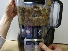 料理机操作简单搅拌速度极快