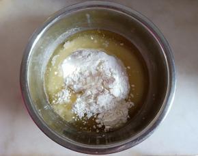 水油皮材料全部混合。