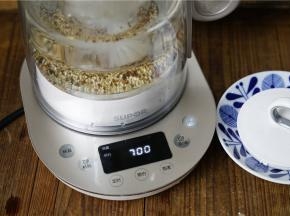 预热好自己想要的时间，二次泡发及炖制二合一。