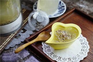 就是这么的简单，一份藜麦燕窝就完成啦。