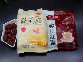 准备食材：面粉200克、红糖30克、红枣8个、干酵母1克。