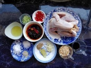准备好各种食材。