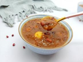 汤圆口感软糯细腻。