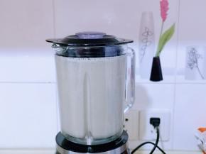 启动破壁机米糊功能，坐等即可！