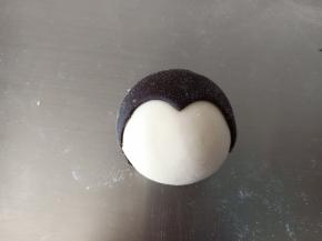 23.粘到头部上方
