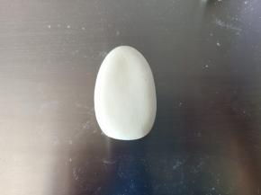 26.20克白面团揉水滴装压扁
