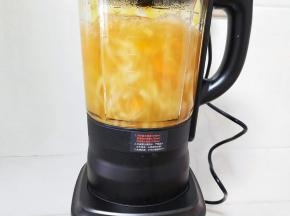 按开始即可开始熬煮，研磨，高速破壁时噪音也比其他品牌温柔了许多，并且搅打只有几分钟，不用担心扰民哦。