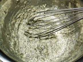 Z形搅拌至无干粉颗粒