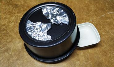 烤好拿出，震盘出气，再倒扣晾凉