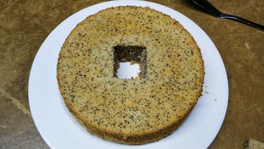 蛋糕中间挖出一块