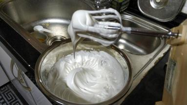 打发至硬性偏软状态