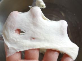 开始启动低速将材料搅打成团后中速搅打出厚膜