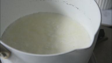 小火煮至沸腾状态离火，大概三分钟左右。