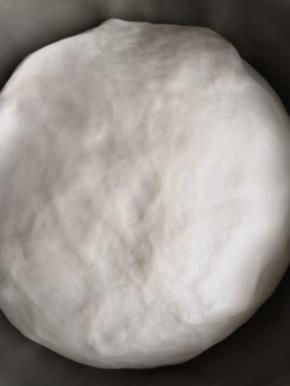 盖保鲜膜进行发酵