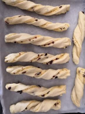 两头拿起用手拧几下