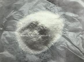 先把低筋面粉和无铅泡打粉过筛好备用