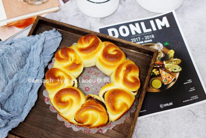 玫瑰豆沙花面包