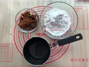 把材料都称好备用