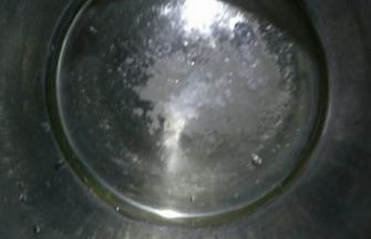 加入三分之一白糖