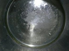 加入三分之一白糖