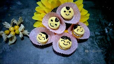 可爱娃娃脸夹心蛋糕